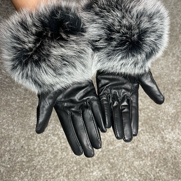 Leather glove with fur - Picture 3 of 4